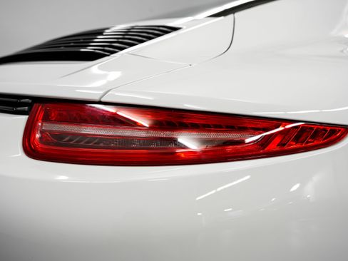 Used 2016 Porsche 911 Carrera GTS RWD image 35