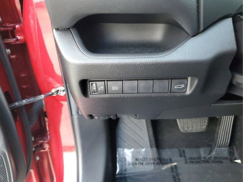 Used 2021 Toyota RAV4 XLE w/ Convenience Package image 27