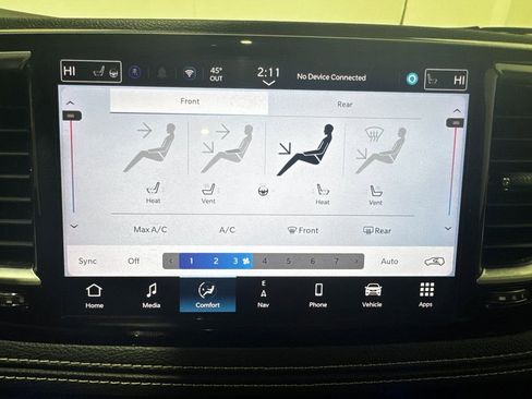 Used 2023 Chrysler Pacifica Limited image 38