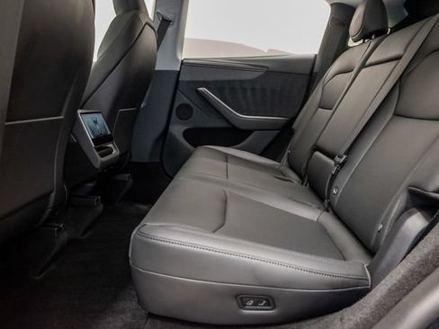Used 2026 Tesla Model Y AWD image 21
