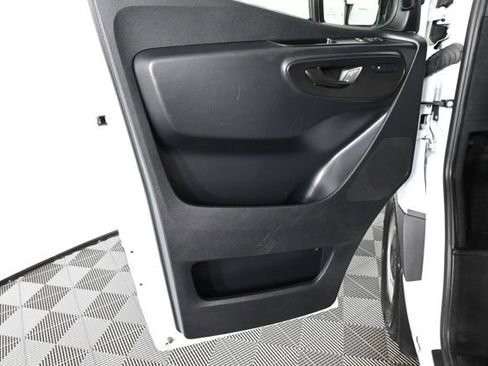 Used 2025 Mercedes-Benz Sprinter 2500 image 18