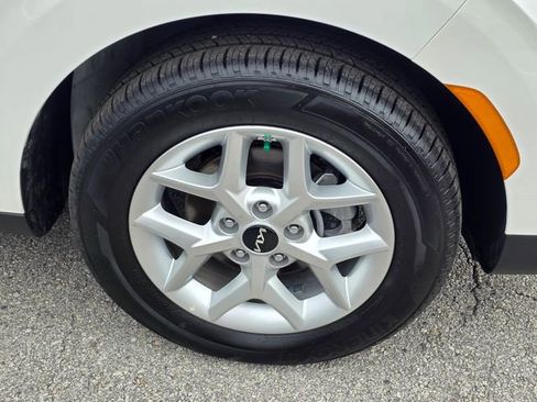 Certified 2025 Kia Soul LX w/ LX Technology Package FWD image 6
