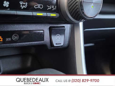 Used 2021 Toyota RAV4 XLE FWD image 21