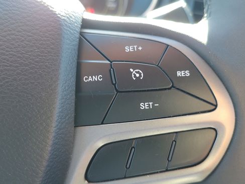 Used 2022 Jeep Cherokee Latitude Lux image 22