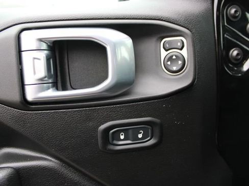 Used 2023 Jeep Wrangler Unlimited Sport image 13