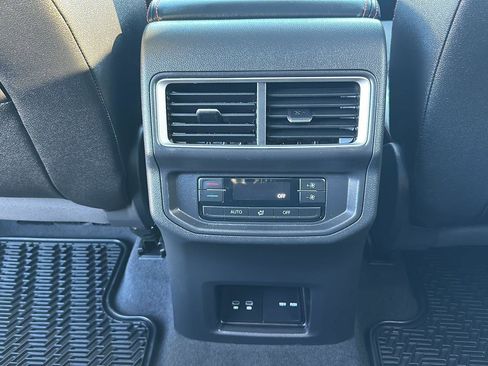 Certified 2025 Volkswagen Atlas Peak Edition SE AWD/4WD image 39