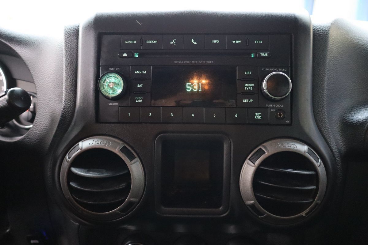Used 2017 Jeep Wrangler Sport AWD/4WD image 18