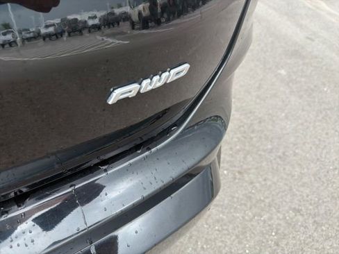 Used 2021 Ford Edge Titanium w/ Equipment Group 301A AWD/4WD image 10