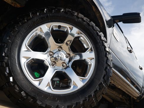 Used 2011 RAM 1500 Laramie Longhorn RWD image 34