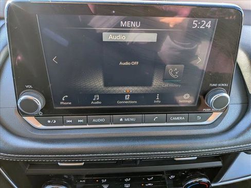 Used 2023 Nissan Rogue S image 13