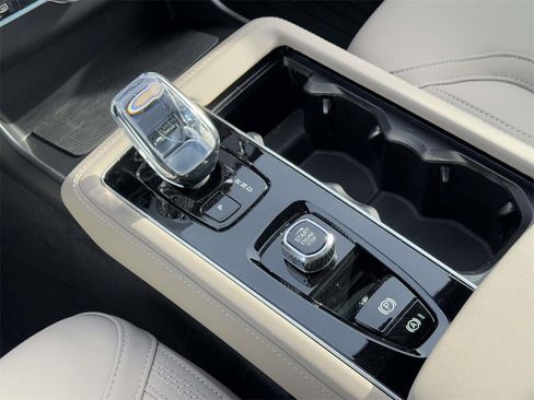 Used 2026 Volvo XC90 B6 Plus w/ Protection Package image 29