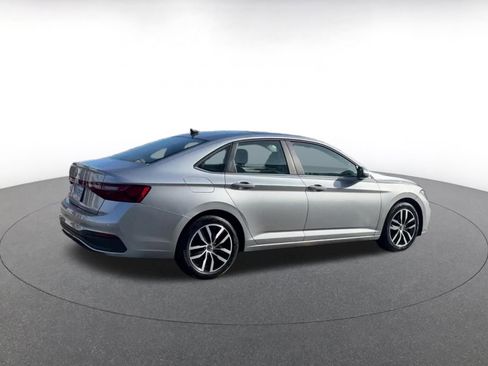 Used 2025 Volkswagen Jetta SE image 15