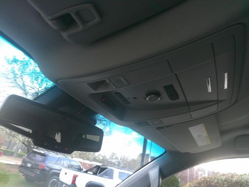 Used 2018 GMC Yukon SLT image 37