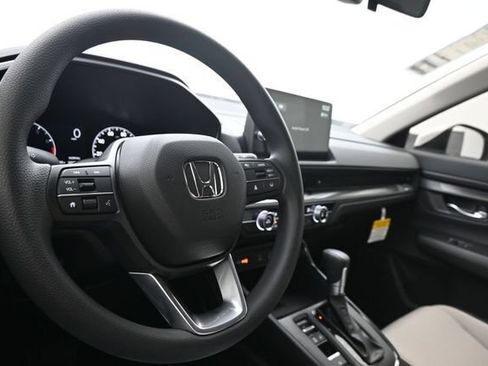 Used 2026 Honda CR-V LX image 10