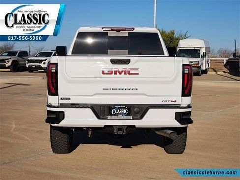 Used 2025 GMC Sierra 2500 AT4 w/ AT4 Premium Plus Package image 8