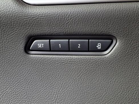 Used 2021 Cadillac XT6 Premium Luxury w/ LPO, ONYX Package image 18