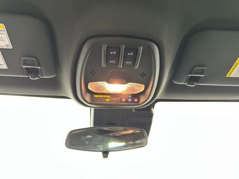 Used 2025 Buick Envista Sport Touring w/ Experience Buick Package image 24