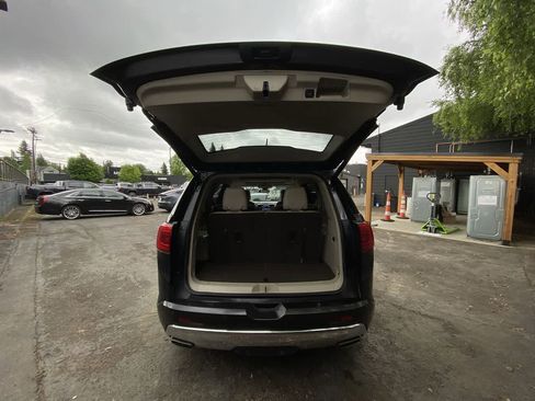 Used 2018 GMC Acadia Denali w/ Technology Package AWD/4WD image 29