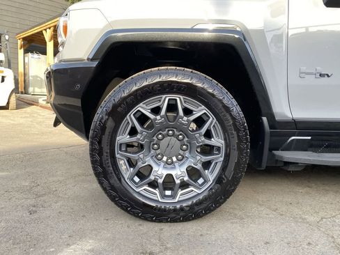 Used 2025 GMC Hummer EV 3X AWD/4WD image 11