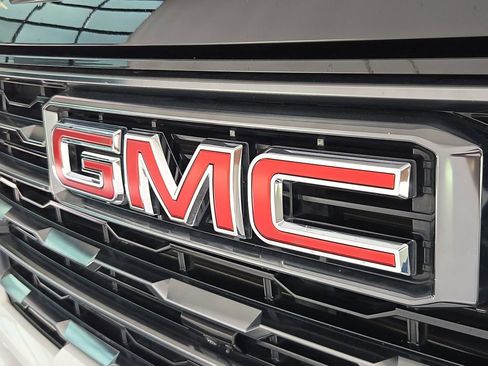 Used 2024 GMC Sierra 2500 AT4 w/ AT4 Premium Plus Package AWD/4WD image 37