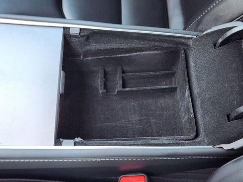 Used 2023 Tesla Model Y Long Range image 26