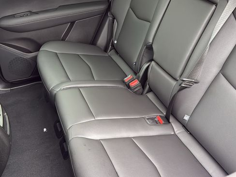 New 2025 Cadillac XT5 Luxury image 29