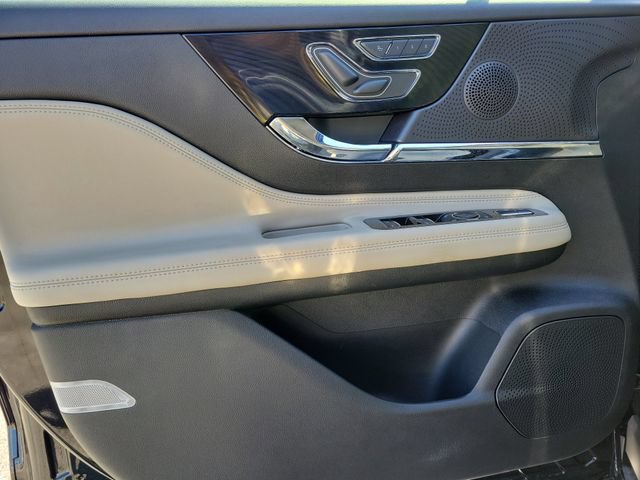 Used 2025 Lincoln Corsair FWD image 22
