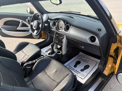 Used 2008 MINI Cooper Convertible FWD image 30