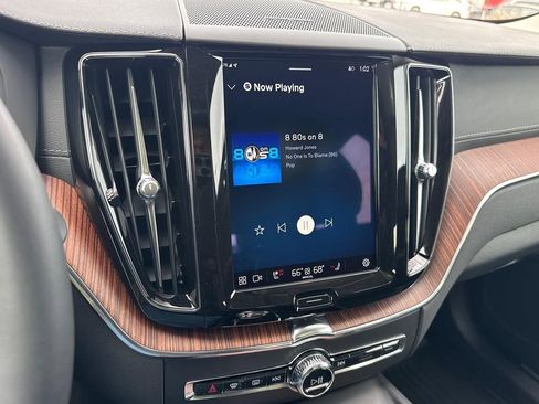 Used 2023 Volvo XC60 B5 Ultimate w/ Climate Package image 19