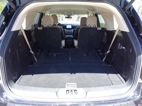 Used 2020 Ford Explorer XLT w/ Equipment Group 202A image 40