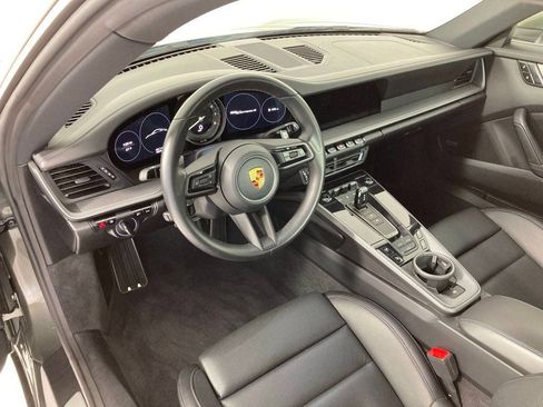 Certified 2021 Porsche 911 Carrera 4 image 4