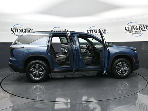 Used 2026 Chevrolet Traverse LT FWD image 39