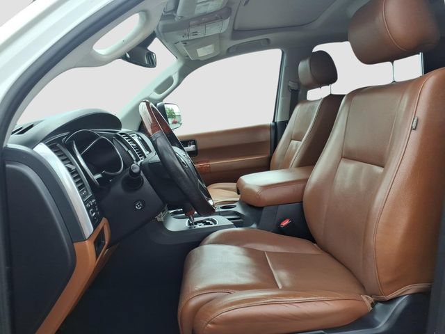 Used 2019 Toyota Sequoia Platinum AWD/4WD image 6