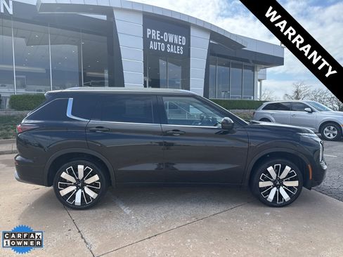 Used 2025 Mitsubishi Outlander SEL image 2