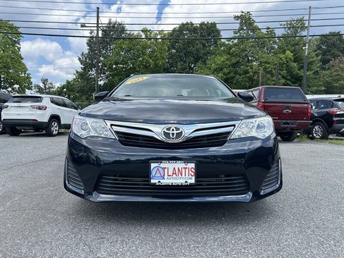 Used 2014 Toyota Camry LE FWD image 2