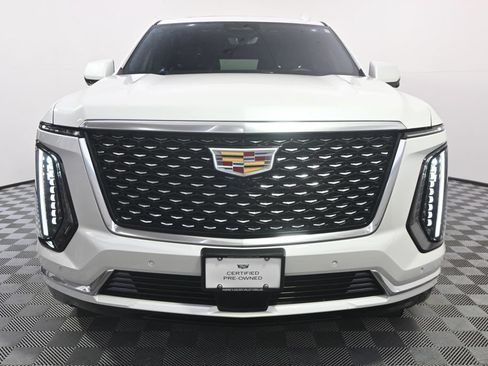 Used 2025 Cadillac Escalade Premium Luxury w/ Touring Package AWD/4WD image 10