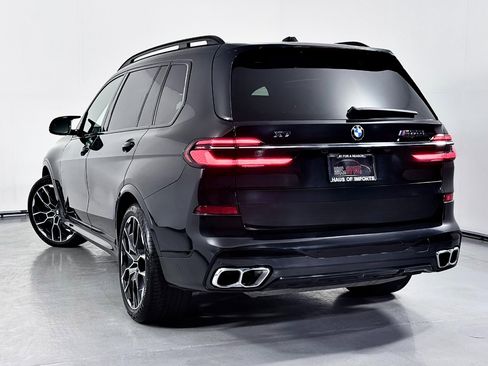 Used 2023 BMW X7 M60i w/ Climate Comfort Package image 9