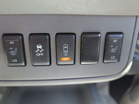 Used 2017 Nissan Frontier SV w/ SV Value Truck Package AWD/4WD image 24
