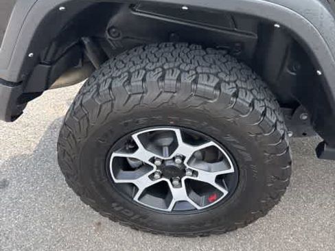 Used 2022 Jeep Wrangler Unlimited Rubicon AWD/4WD image 4