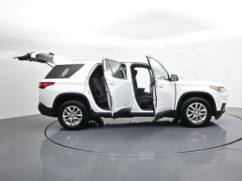 Used 2021 Chevrolet Traverse LS AWD/4WD image 30