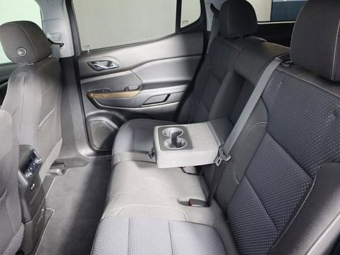 Used 2020 GMC Acadia SLE image 23