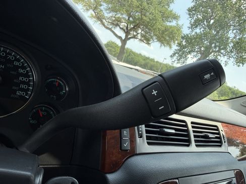 Used 2013 Chevrolet Tahoe LT w/ Texas Edition RWD image 29