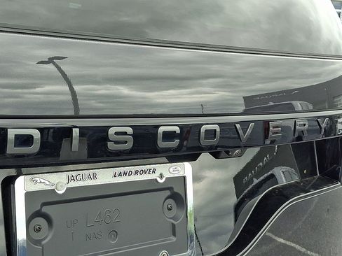Used 2025 Land Rover Discovery Dynamic SE AWD/4WD image 34