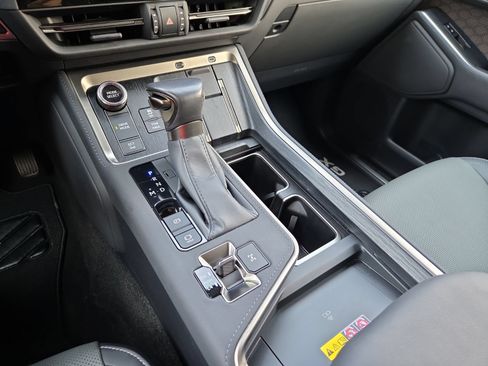 Used 2024 Lexus GX 550 w/ Accessory Package (Z1) AWD/4WD image 25