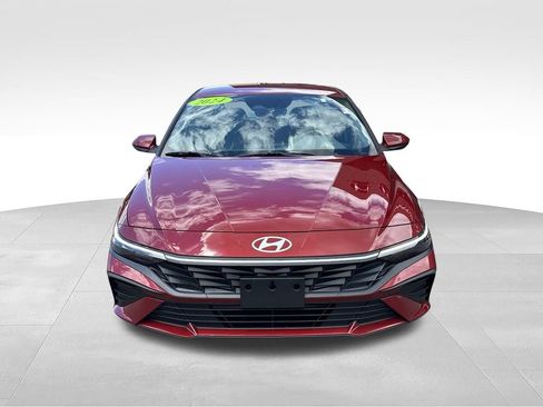 Certified 2024 Hyundai Elantra SEL FWD image 2