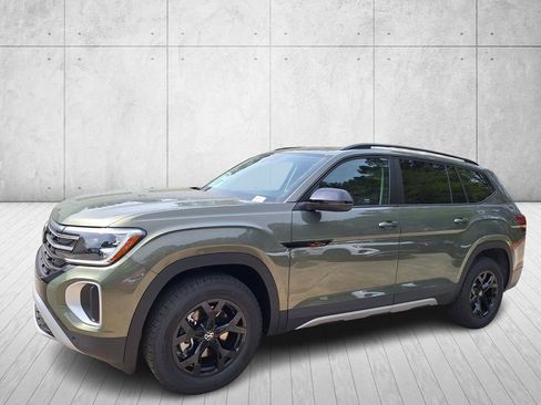 New 2026 Volkswagen Atlas Peak Edition image 1