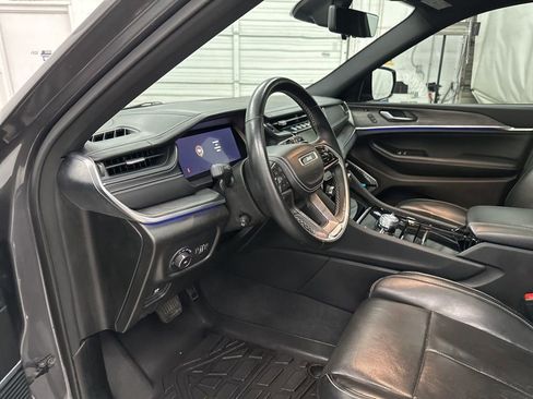 Used 2021 Jeep Grand Cherokee L Overland w/ Luxury Tech Group IV image 9