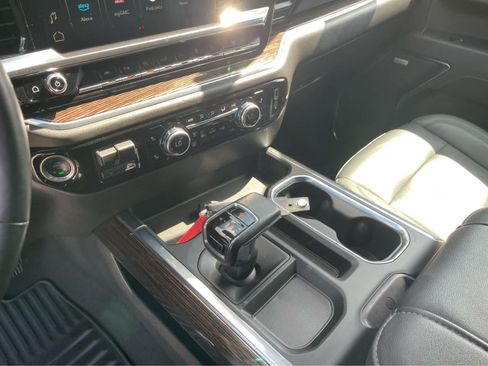 Used 2024 GMC Sierra 1500 Elevation w/ Elevation Premium Package AWD/4WD image 17