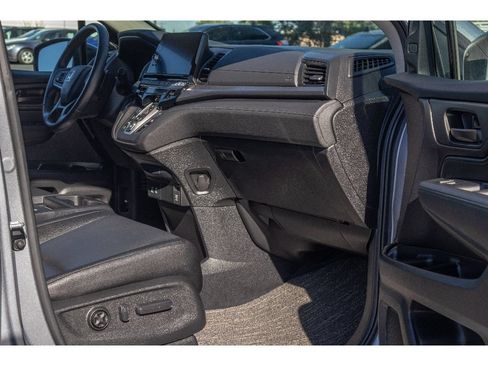 Used 2025 Honda Odyssey EX-L image 10