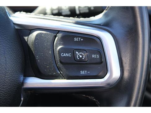 Used 2018 Jeep Wrangler Unlimited Sahara w/ Uconnect 4C Nav & Sound Group AWD/4WD image 23